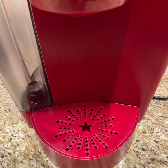 Full Size Keurig Coffee Maker in Red - Picture 5 of 9